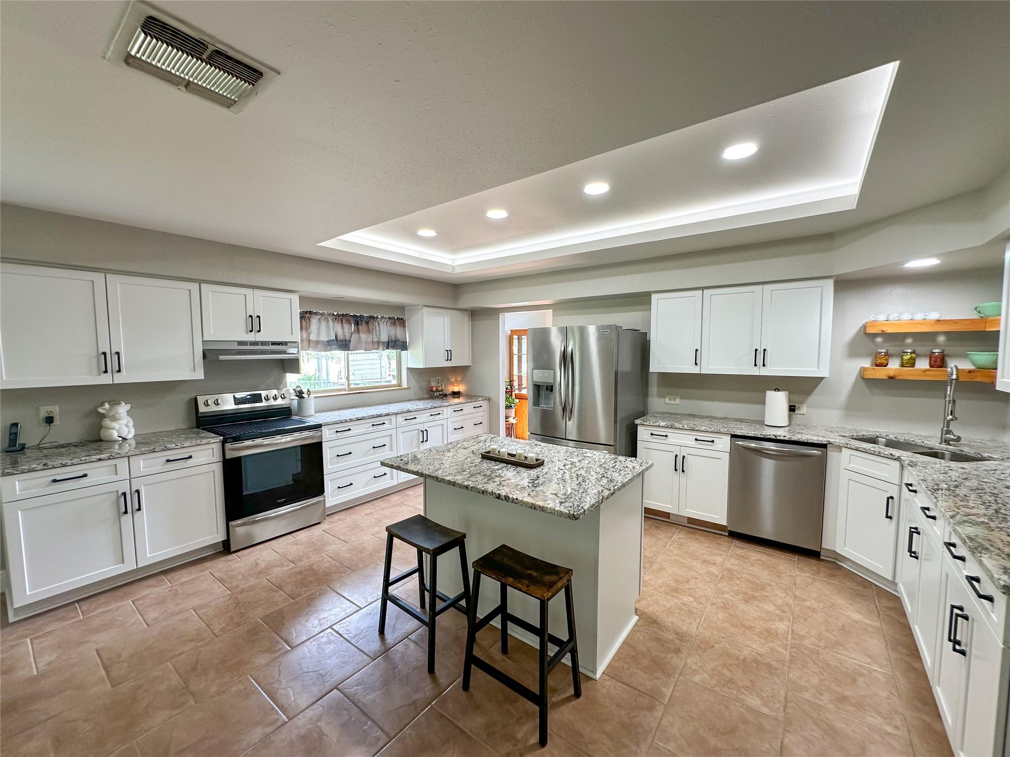380 Woodlands Dr, Bastrop, TX 78602