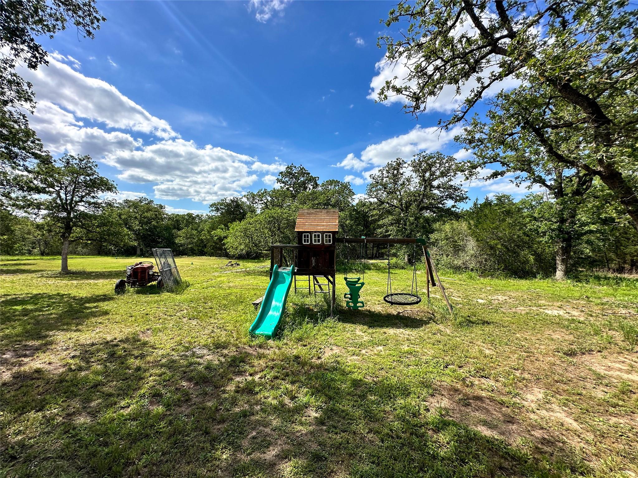 380 Woodlands Dr, Bastrop, TX 78602