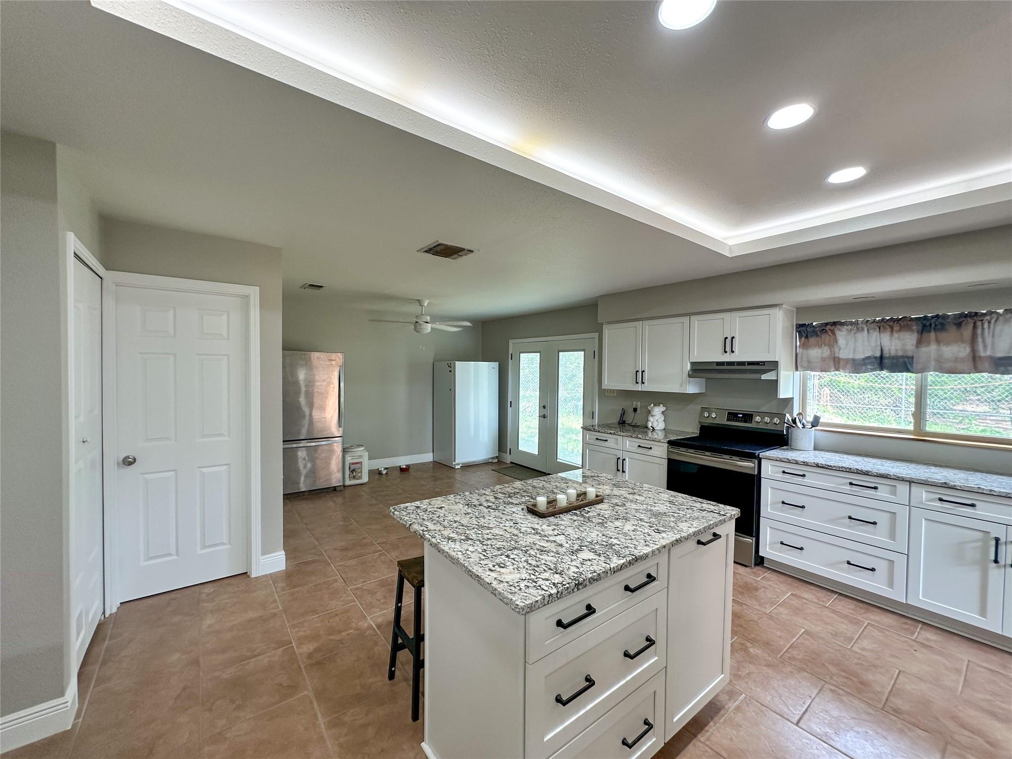 380 Woodlands Dr, Bastrop, TX 78602