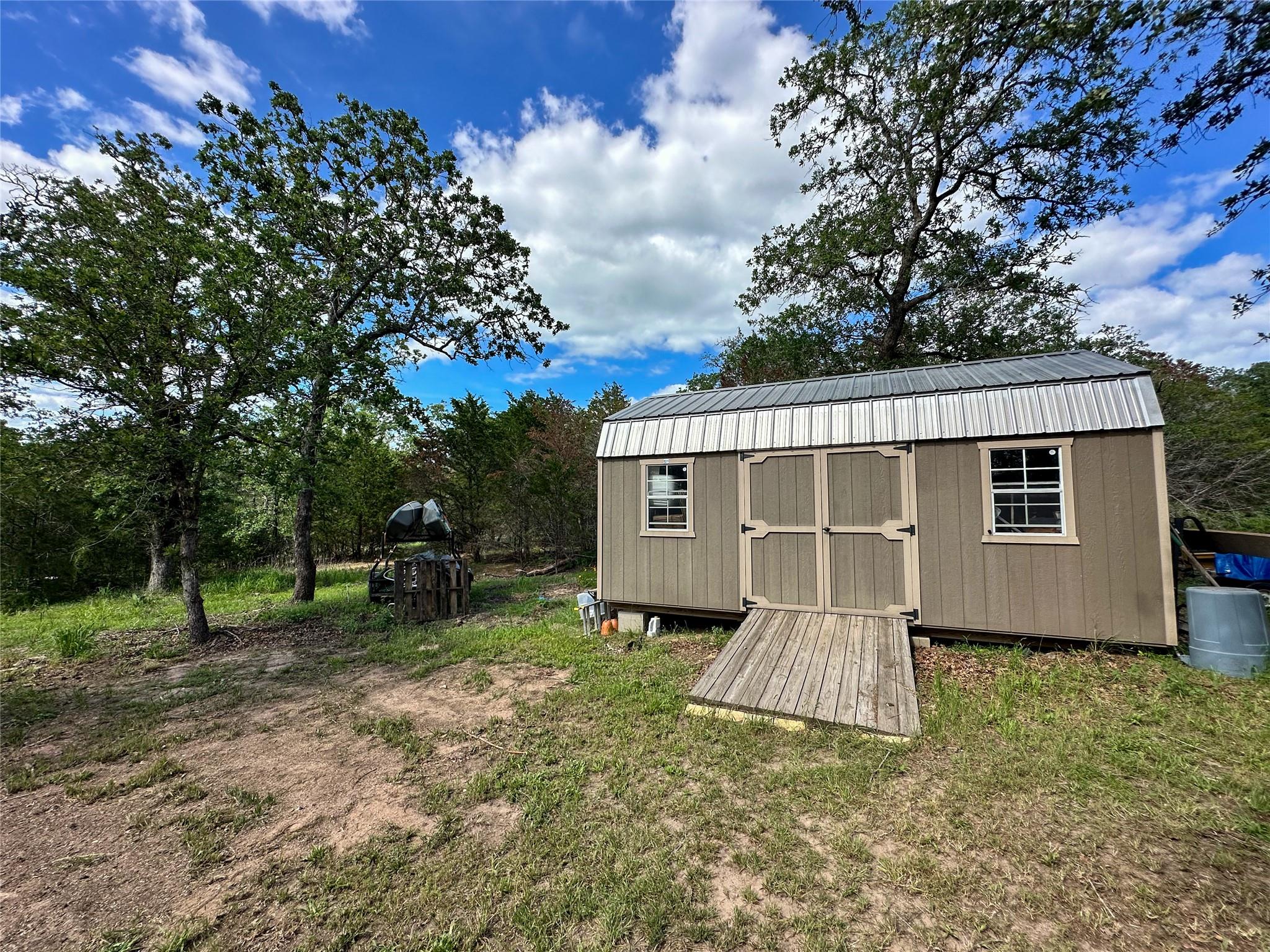 380 Woodlands Dr, Bastrop, TX 78602