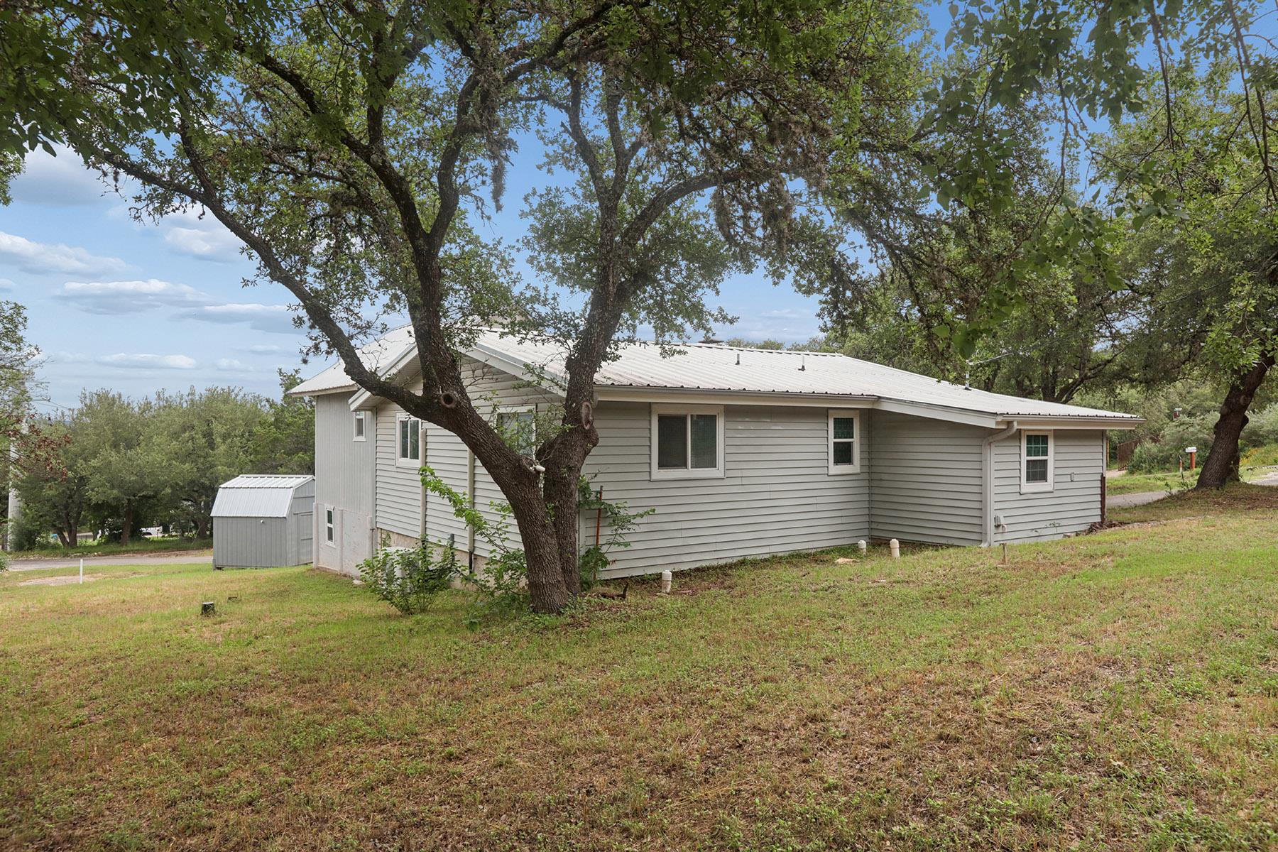10913 Ridgeway St, Jonestown, TX 78645