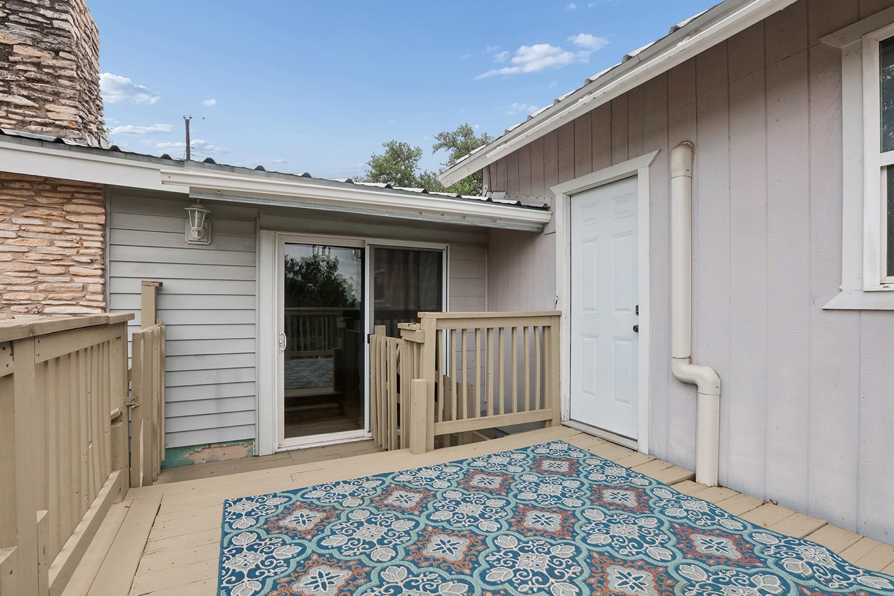 10913 Ridgeway St, Jonestown, TX 78645