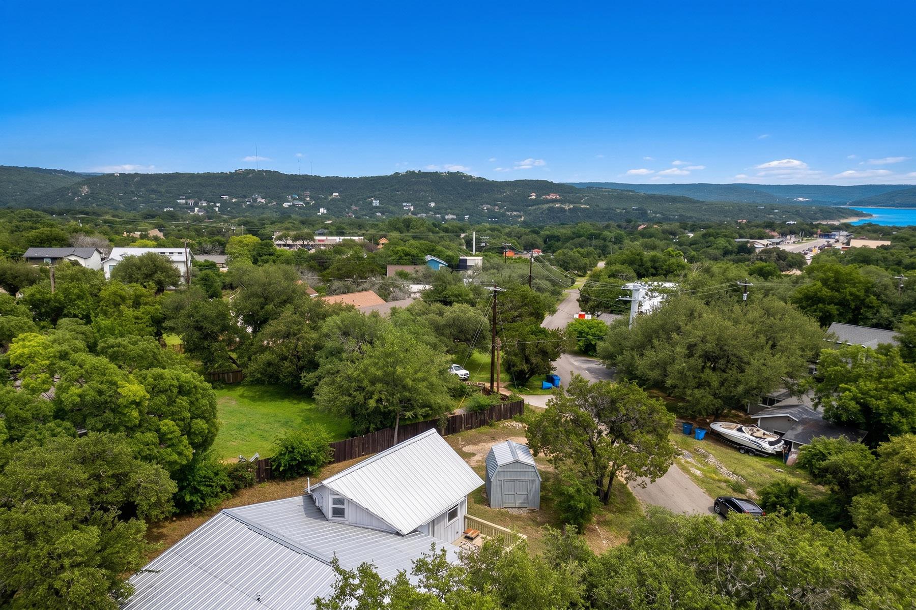 10913 Ridgeway St, Jonestown, TX 78645