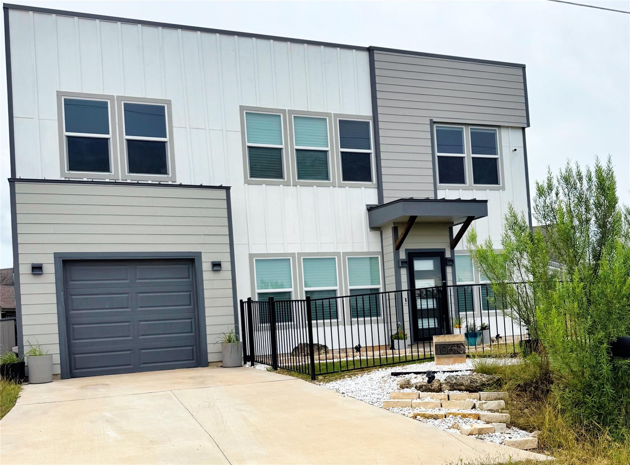 10613 Knob Hl, Dripping Springs, TX 78620