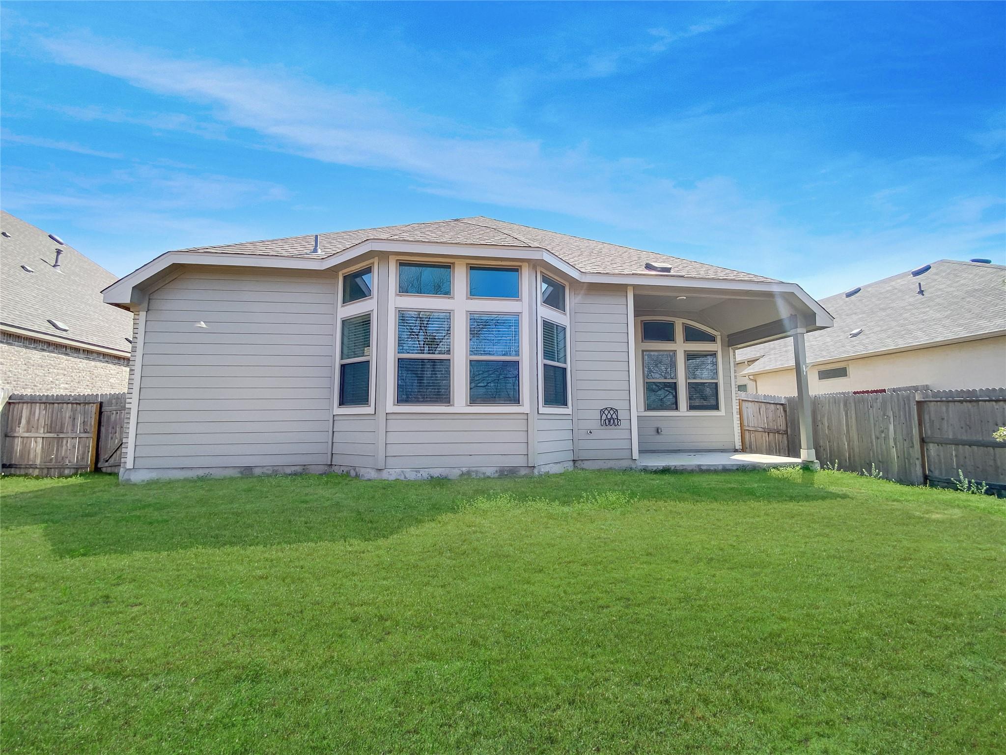 2243 Meadow Way St, New Braunfels, TX 78132