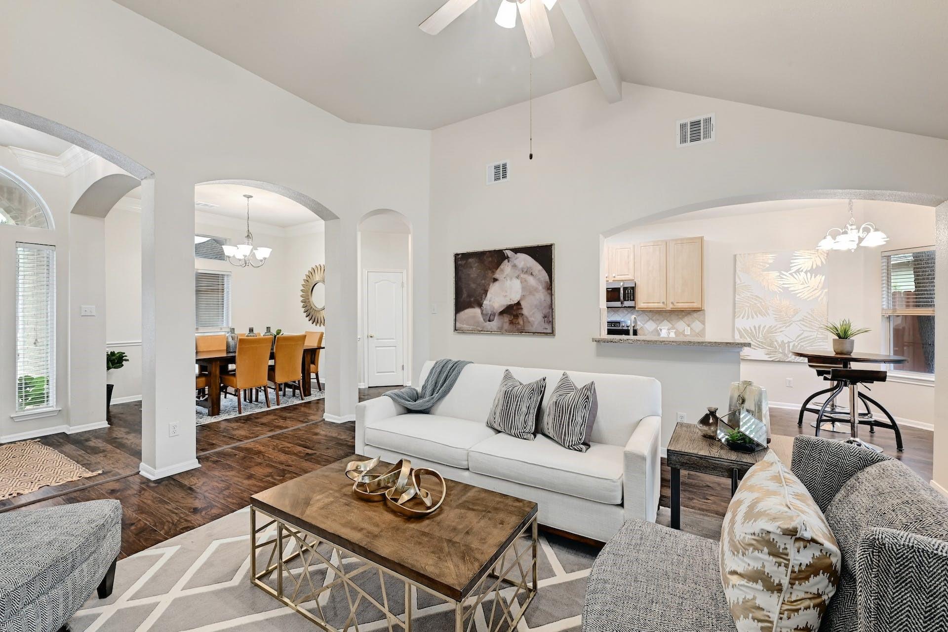 7 Muirfield Greens Cv, Lakeway, TX 78738