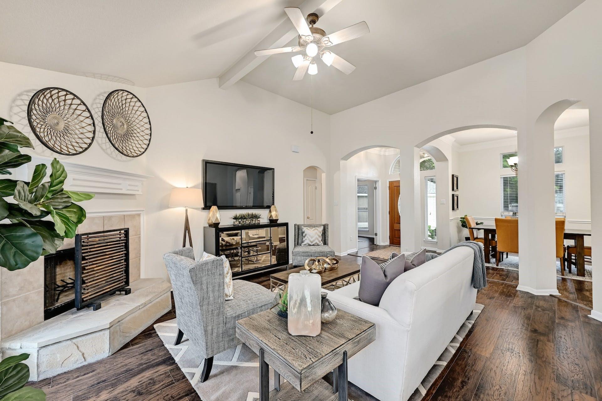 7 Muirfield Greens Cv, Lakeway, TX 78738
