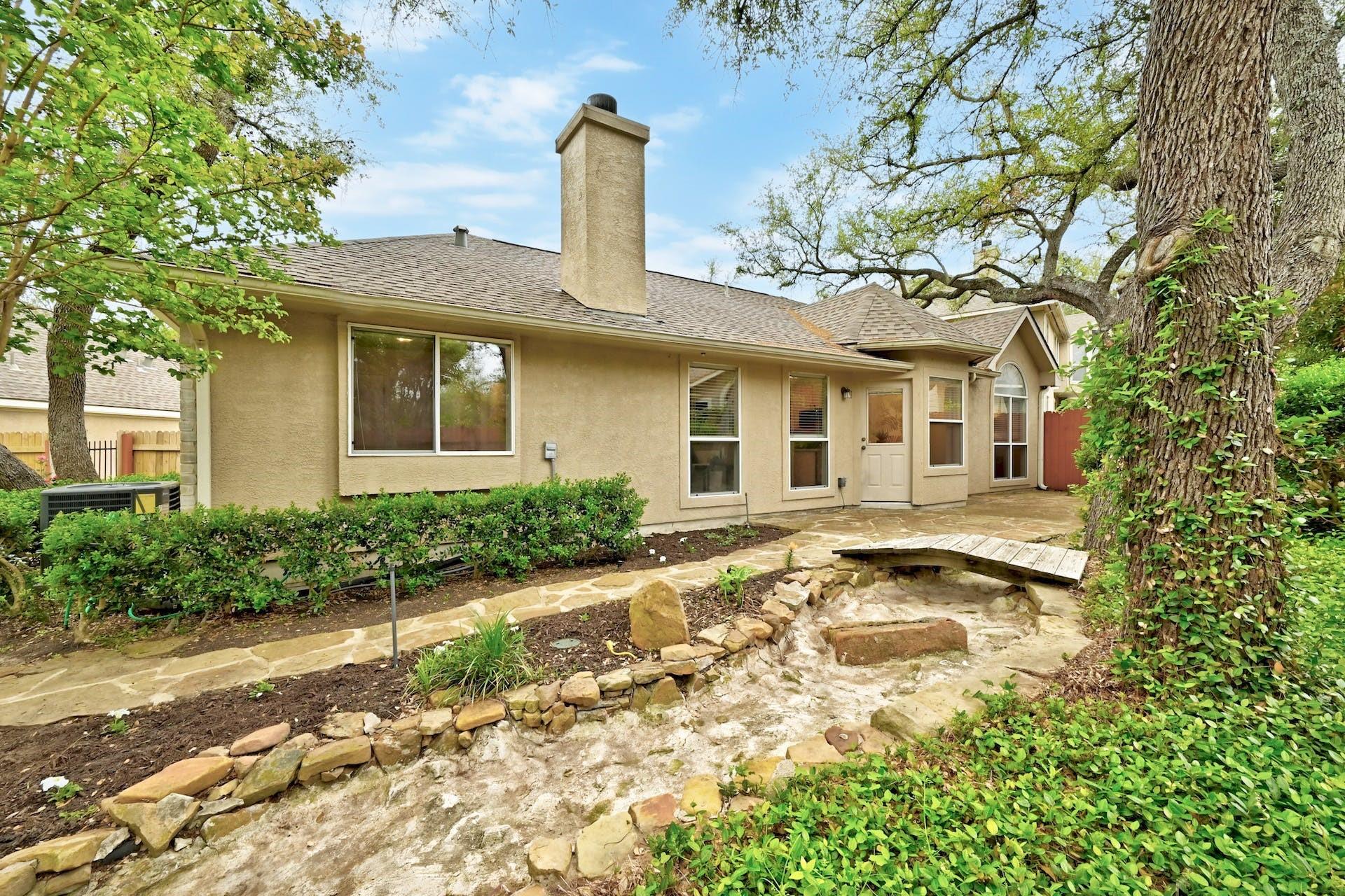 7 Muirfield Greens Cv, Lakeway, TX 78738