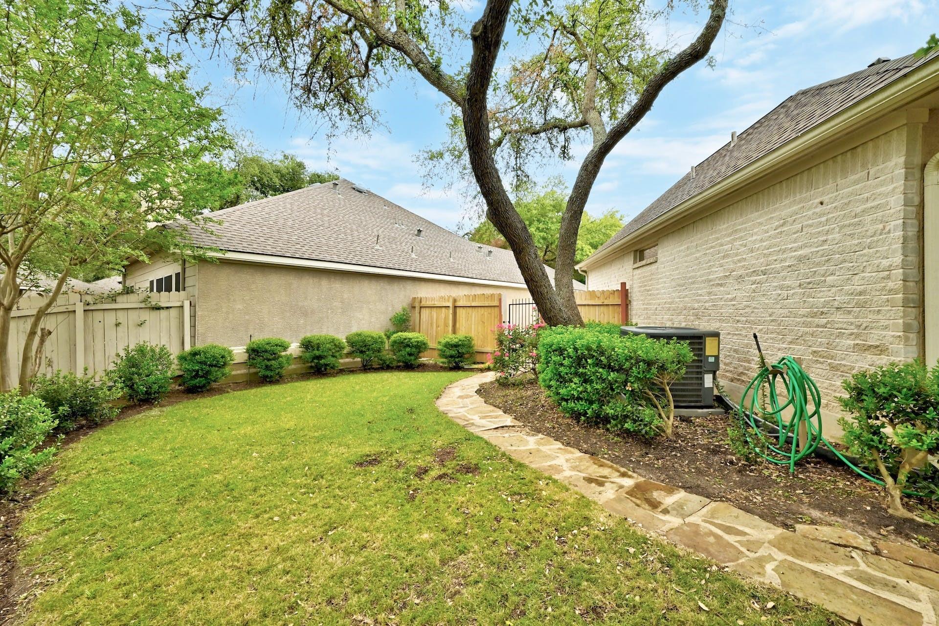 7 Muirfield Greens Cv, Lakeway, TX 78738