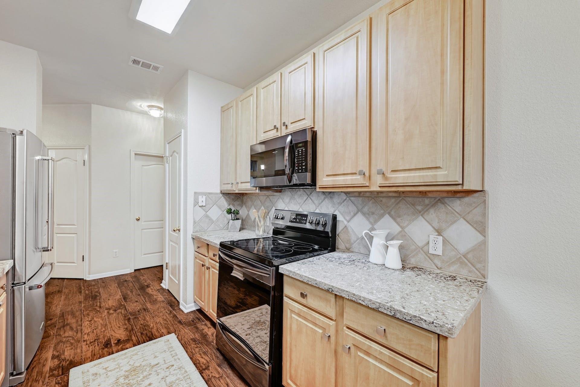 7 Muirfield Greens Cv, Lakeway, TX 78738