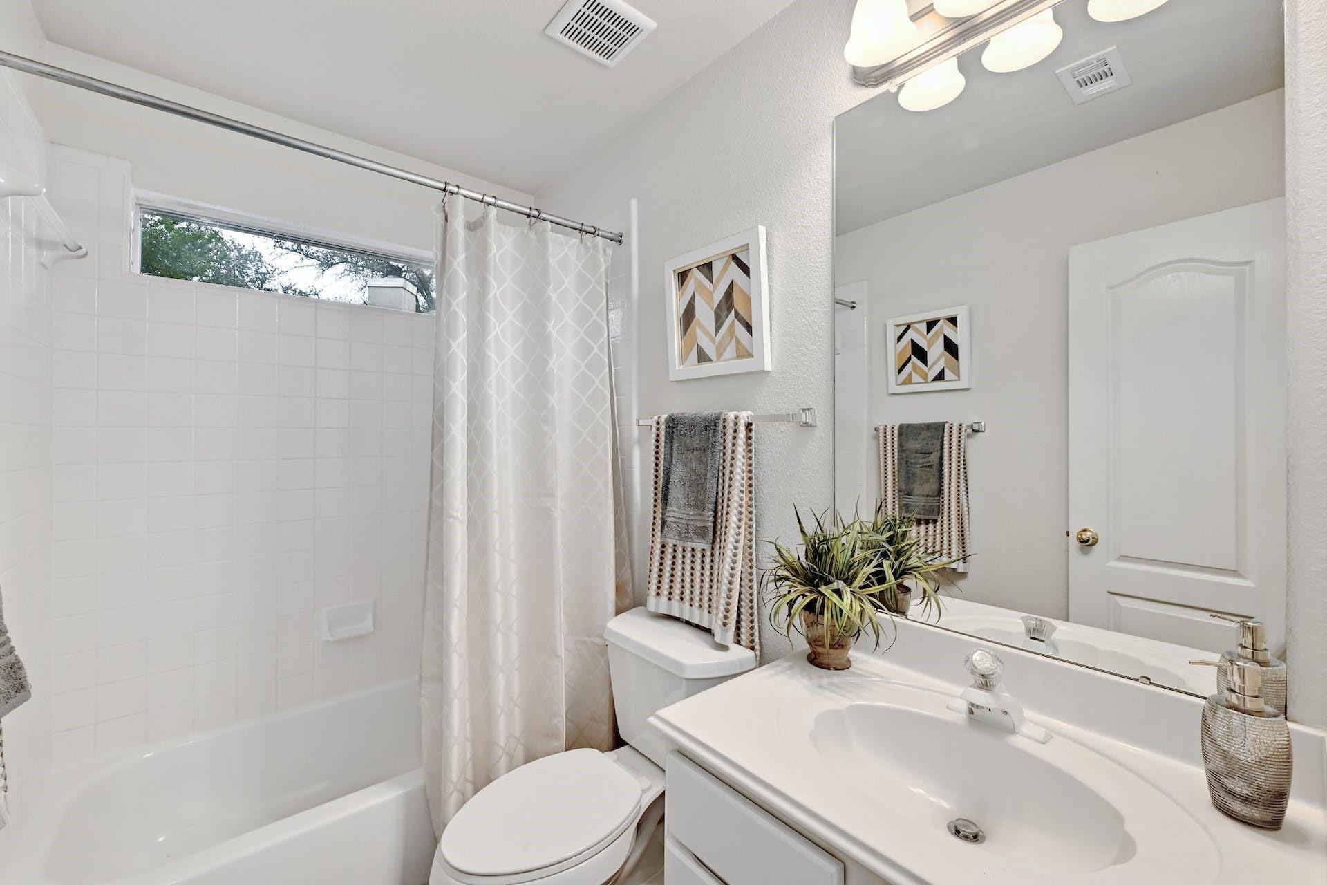 7 Muirfield Greens Cv, Lakeway, TX 78738