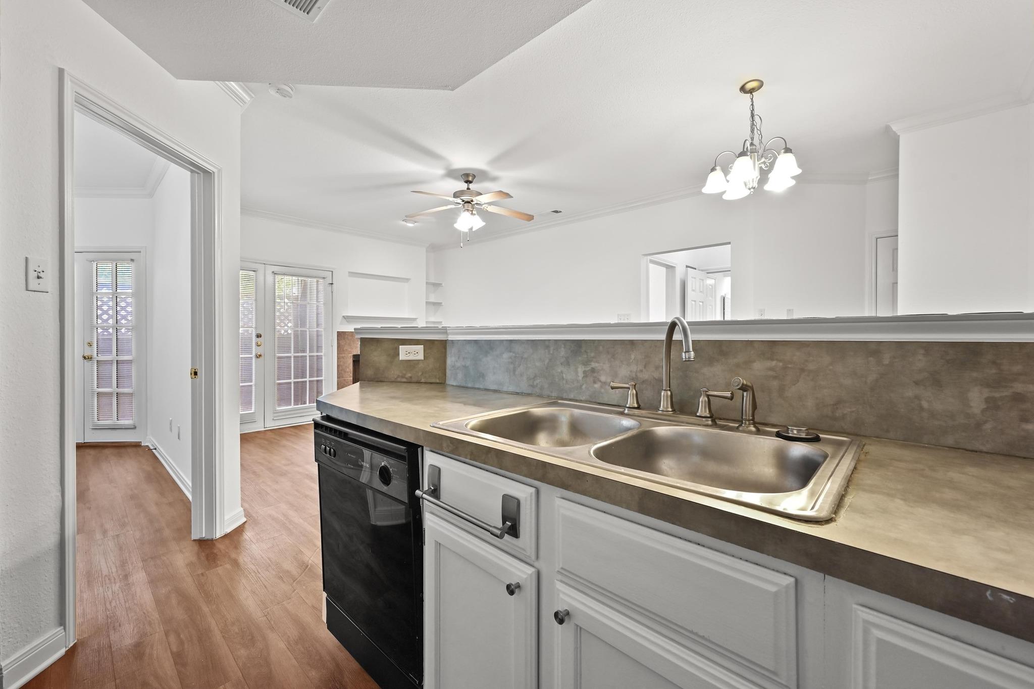 3111 Tom Green St # 110, Austin, TX 78705