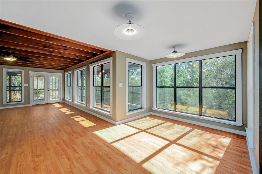 500 Owl Hollow Rd, San Marcos, TX 78666