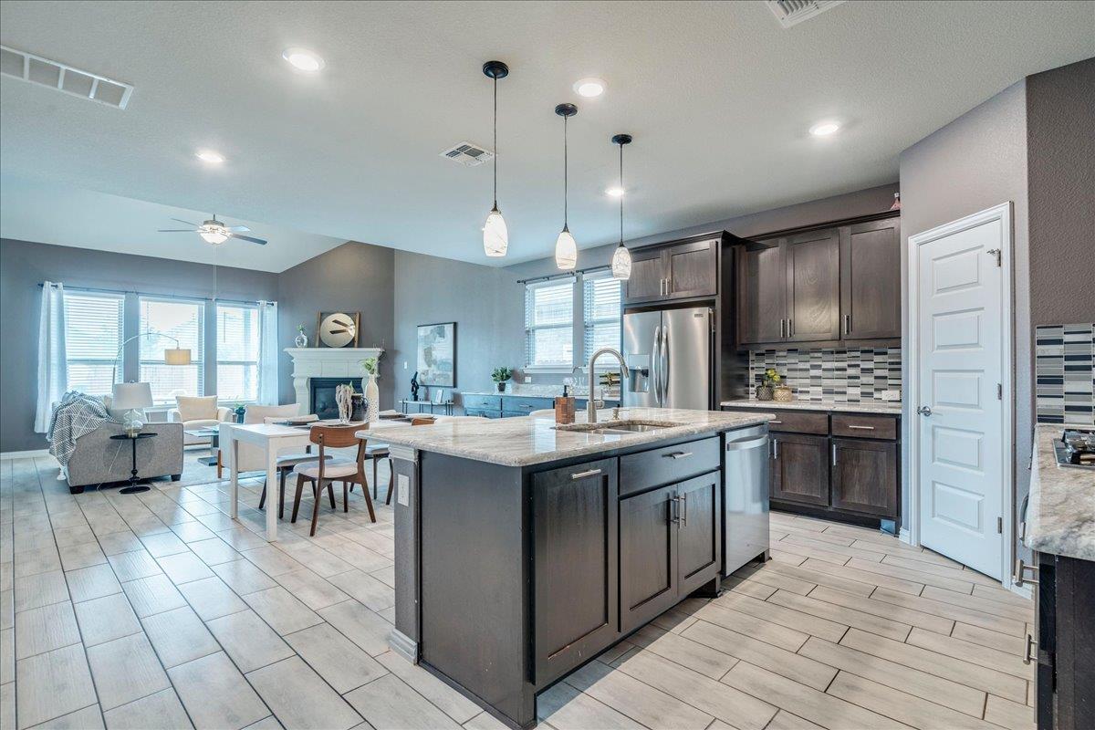 610 Stonewood Ln, Buda, TX 78610