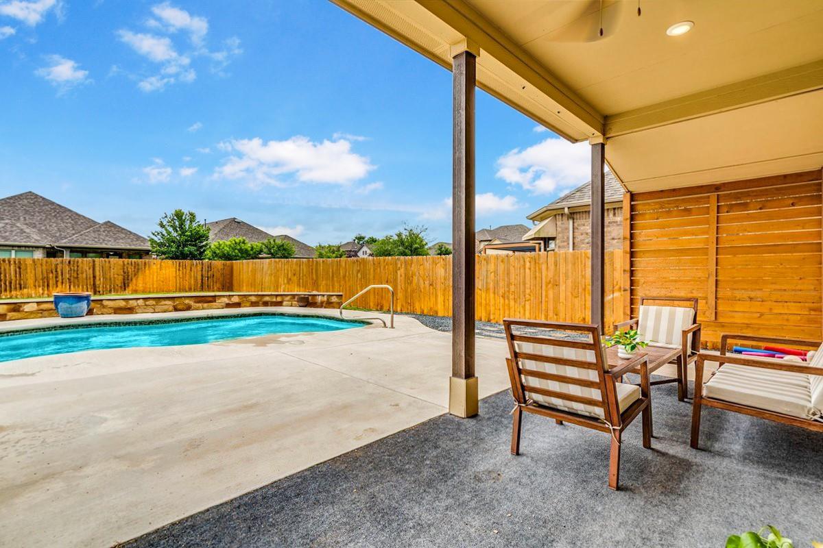 610 Stonewood Ln, Buda, TX 78610