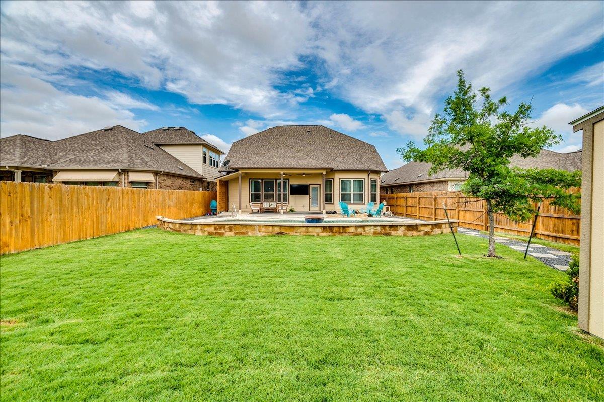 610 Stonewood Ln, Buda, TX 78610