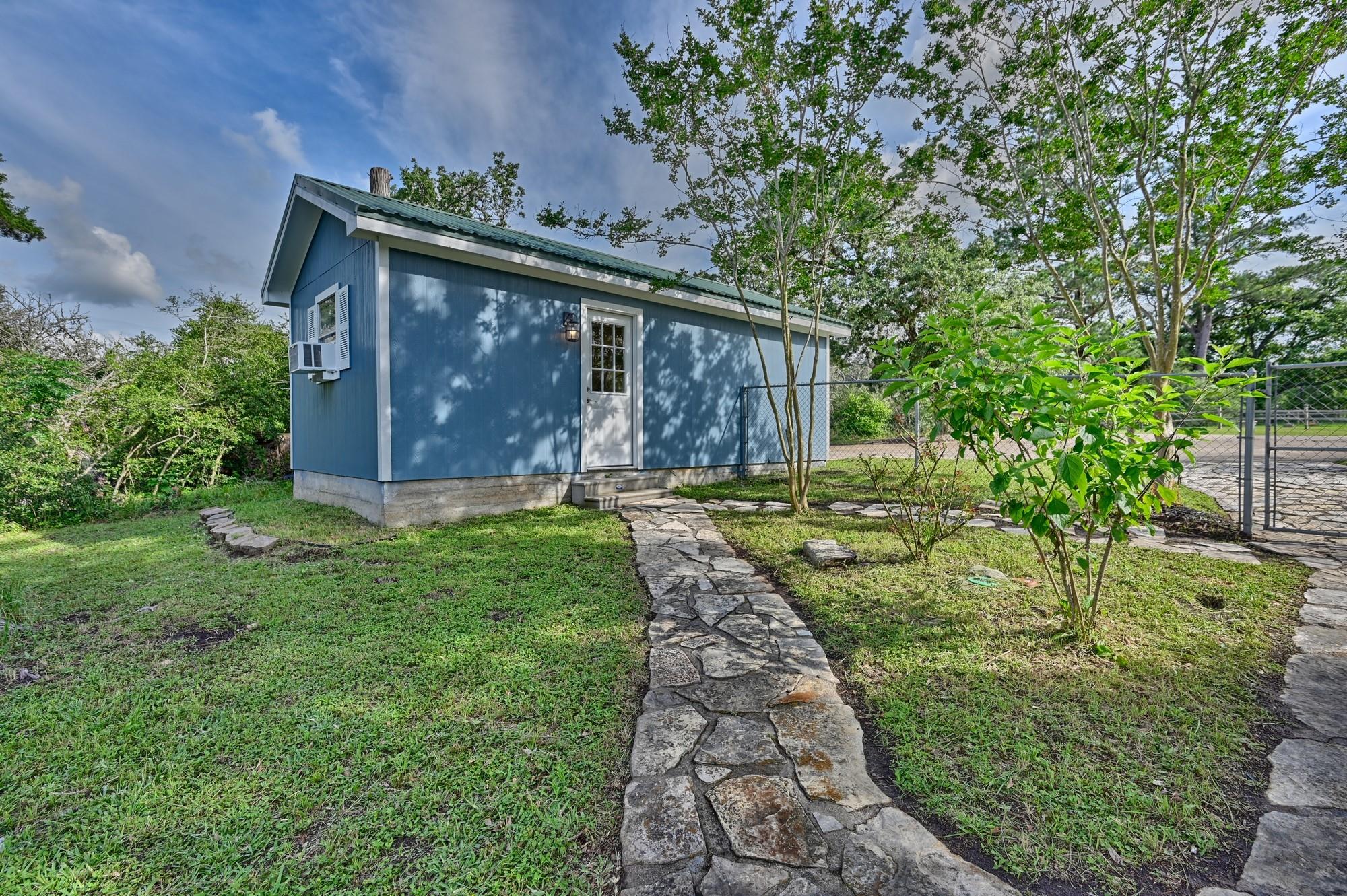 9481 Lake Forest Cir, Brenham, TX 77833