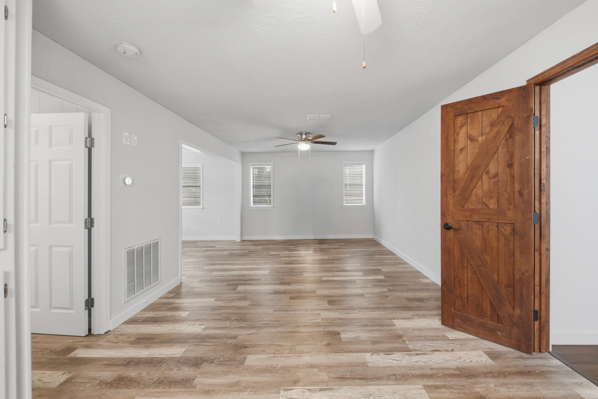 9481 Lake Forest Cir, Brenham, TX 77833