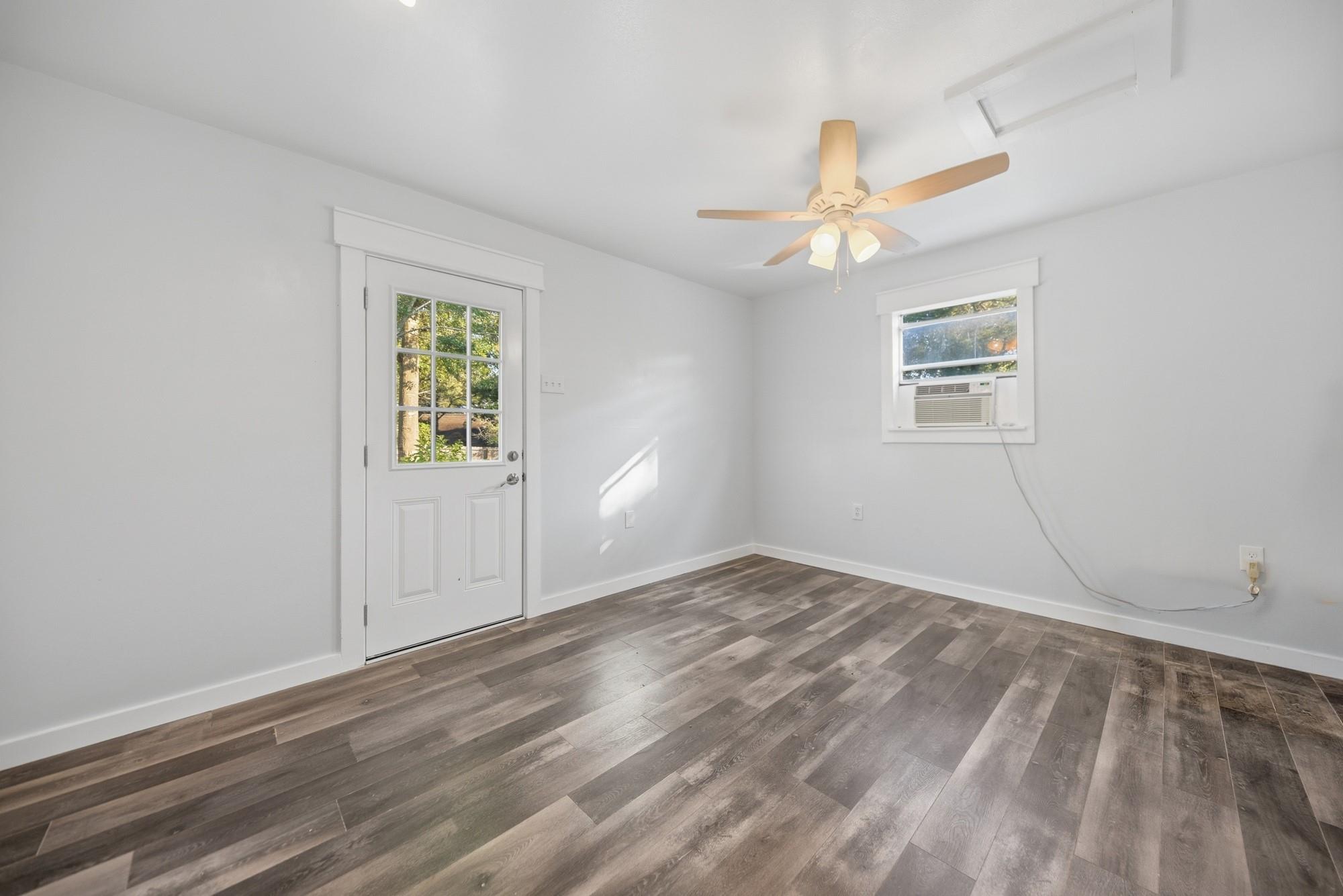 9481 Lake Forest Cir, Brenham, TX 77833