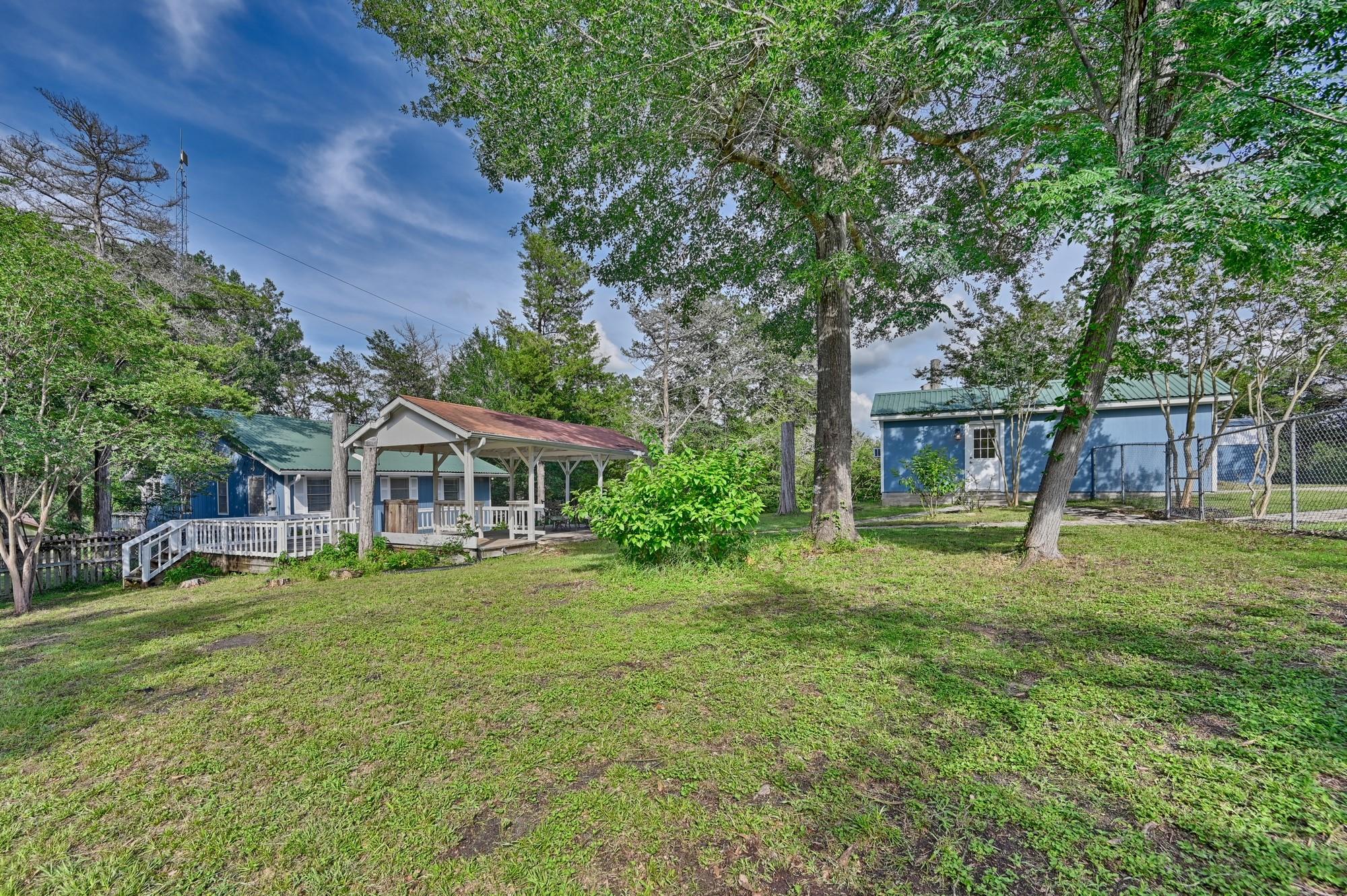 9481 Lake Forest Cir, Brenham, TX 77833