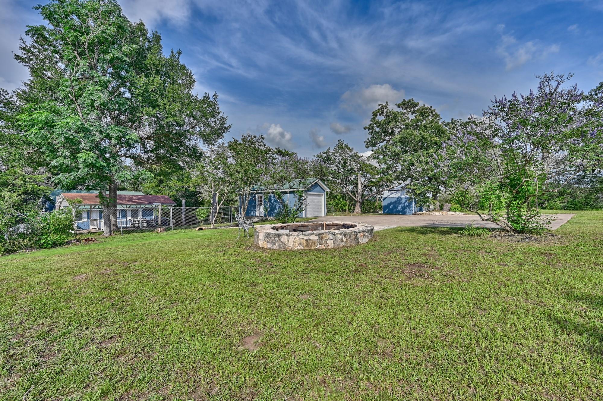 9481 Lake Forest Cir, Brenham, TX 77833