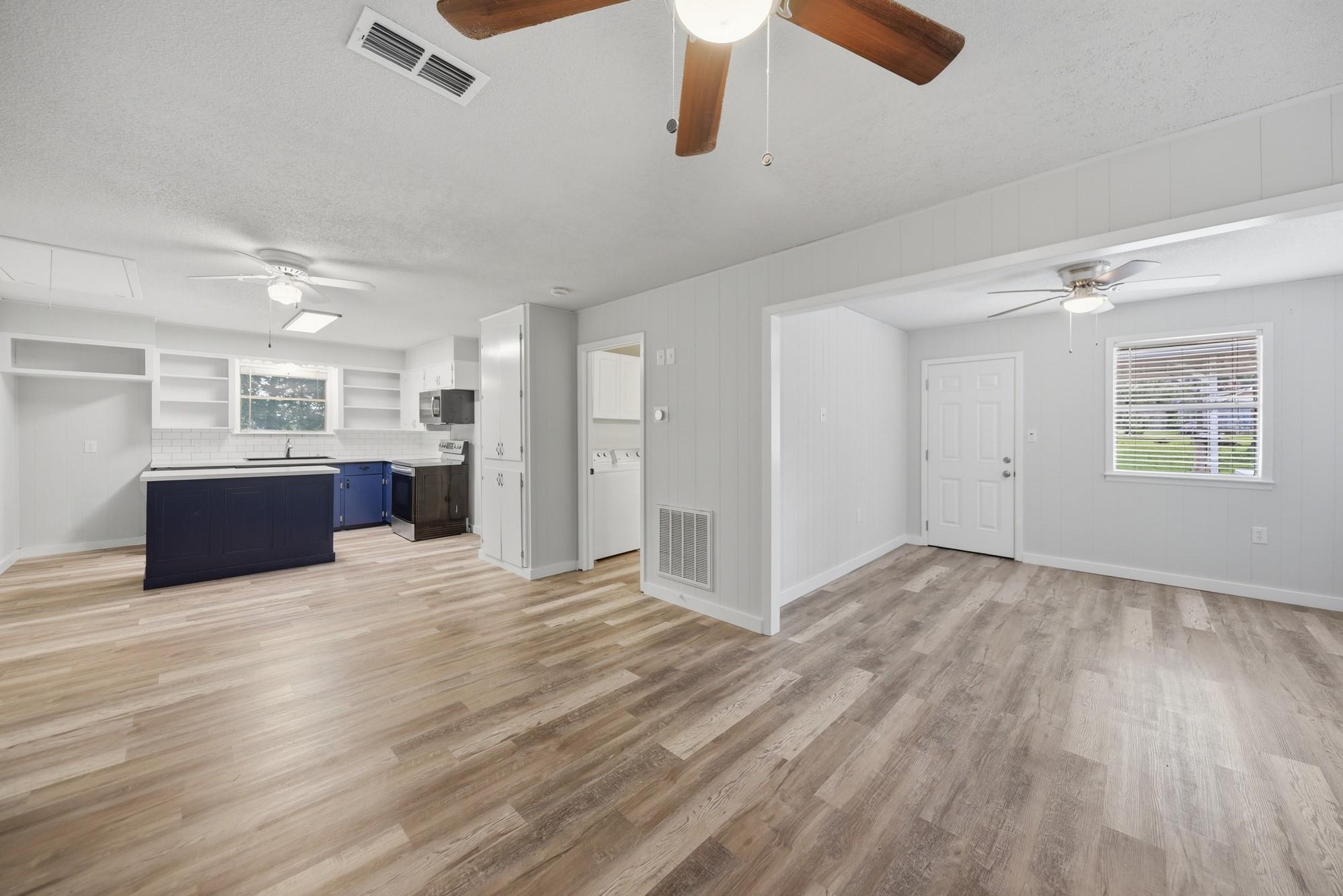 9481 Lake Forest Cir, Brenham, TX 77833