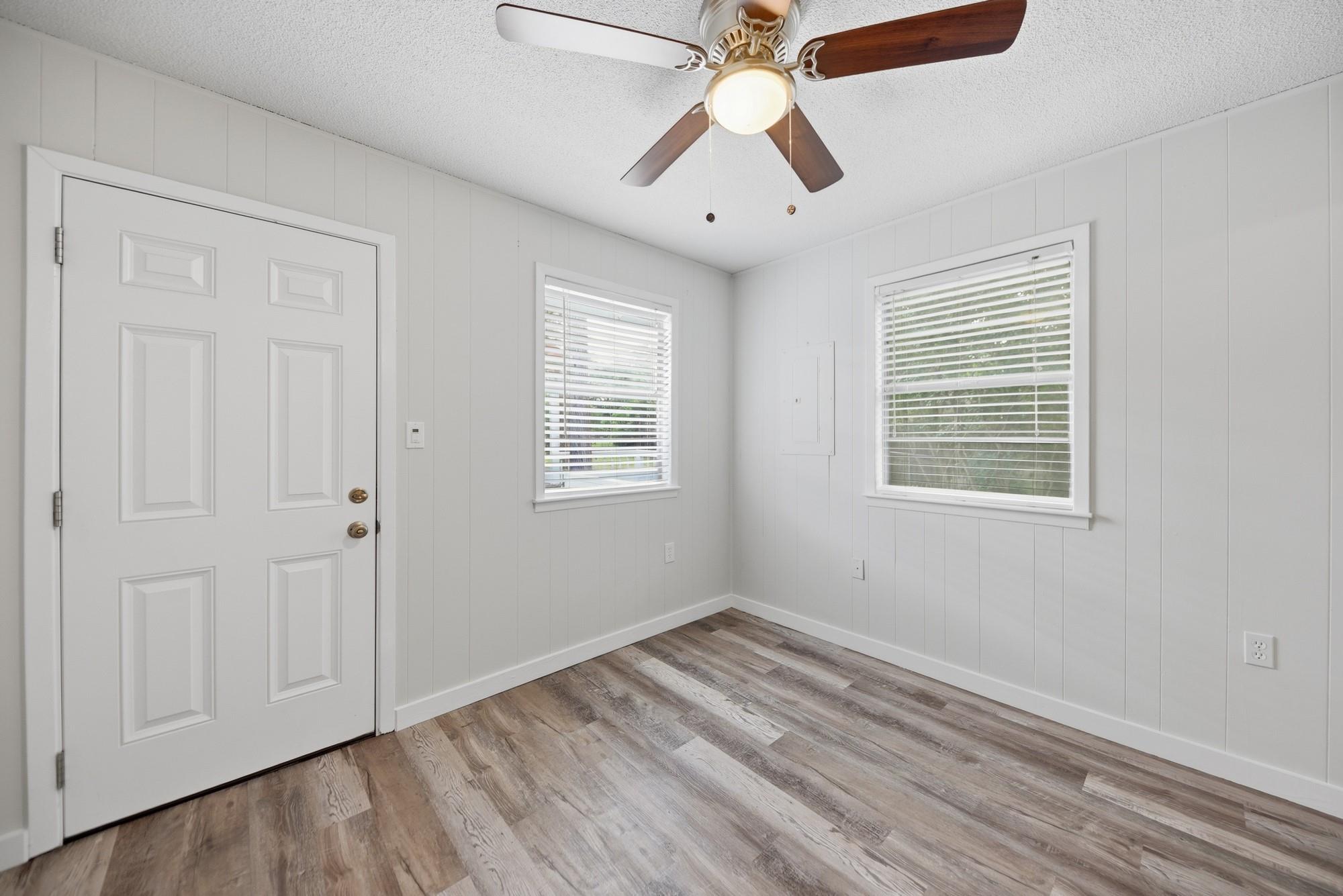 9481 Lake Forest Cir, Brenham, TX 77833