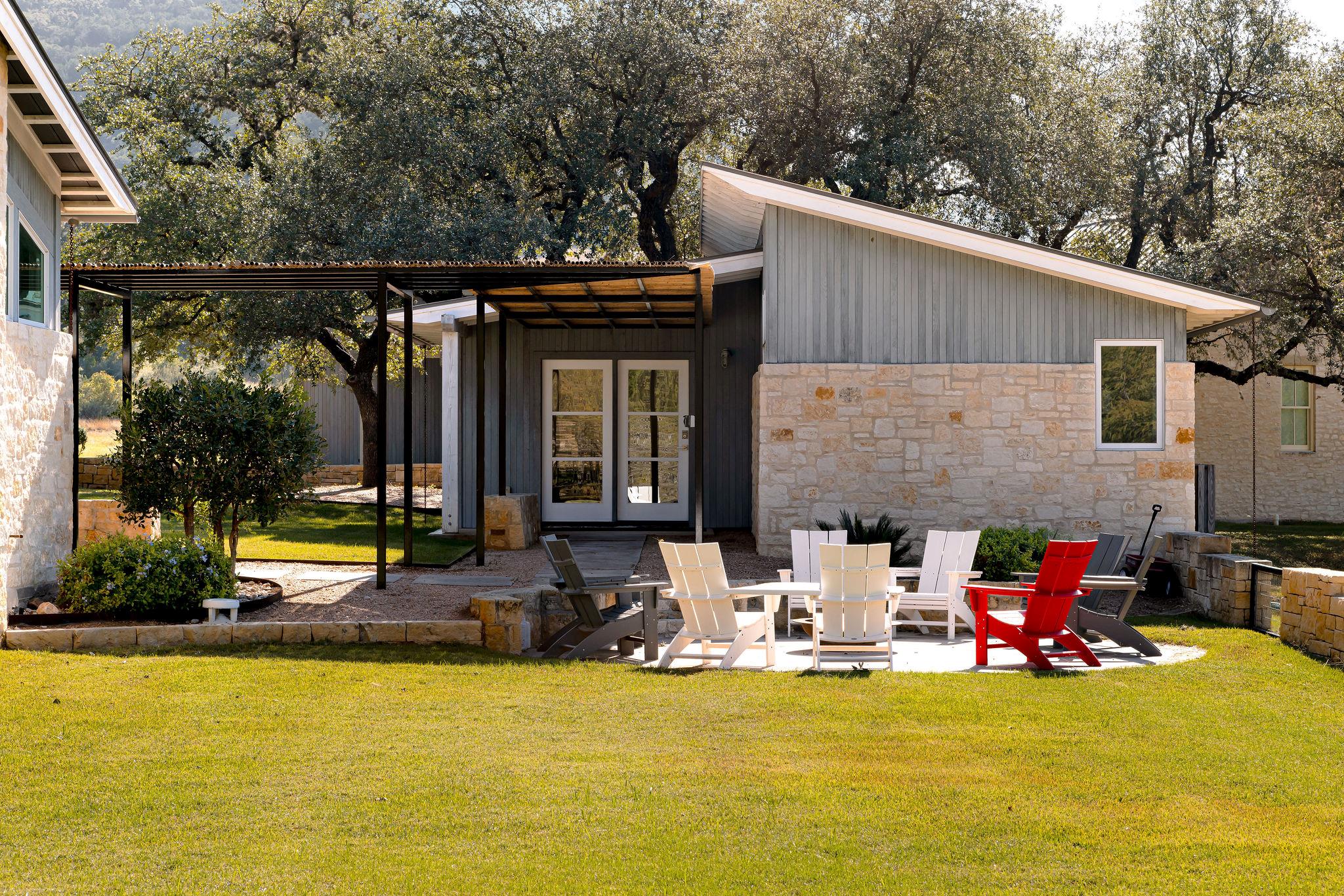 415 Frio Canon Trl, Leakey, TX 78873