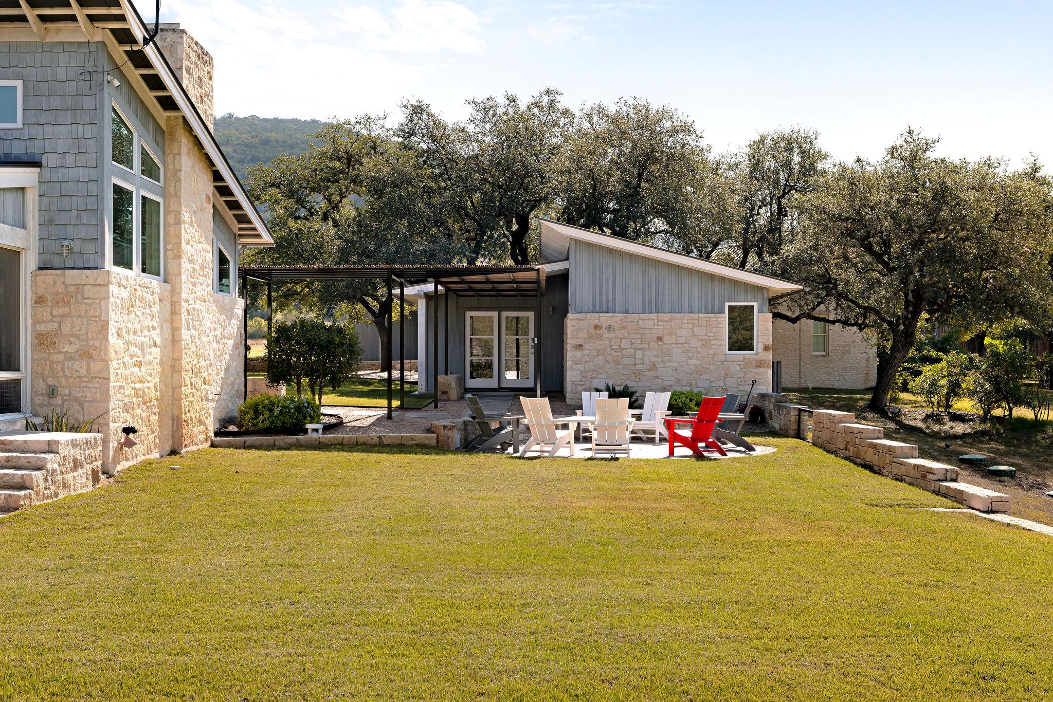 415 Frio Canon Trl, Leakey, TX 78873