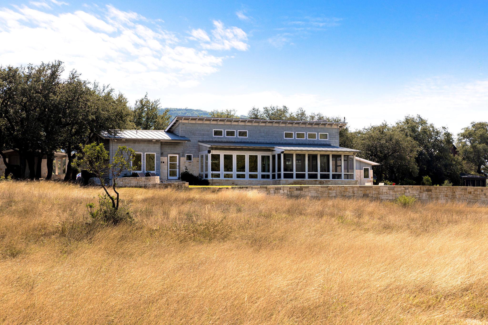 415 Frio Canon Trl, Leakey, TX 78873