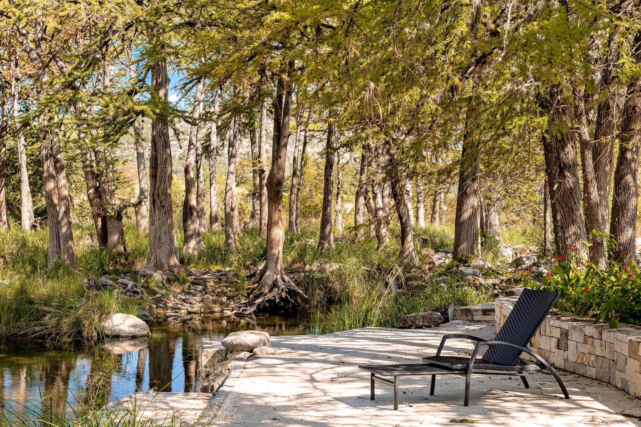 415 Frio Canon Trl, Leakey, TX 78873