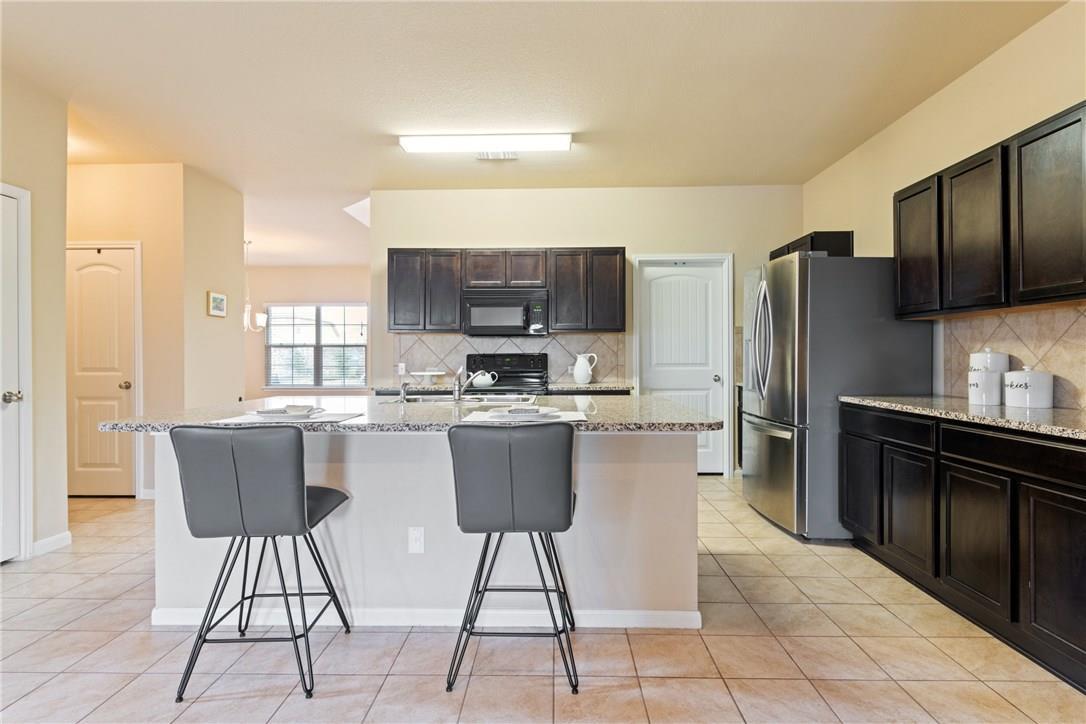 206 Llano River Trl, Hutto, TX 78634