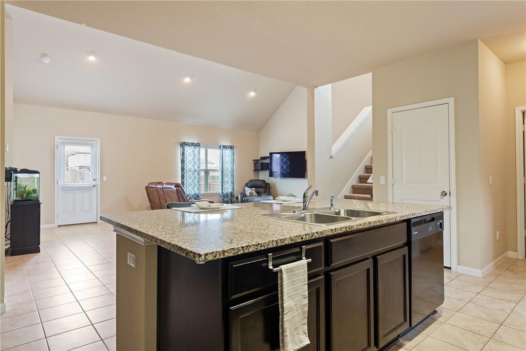 206 Llano River Trl, Hutto, TX 78634