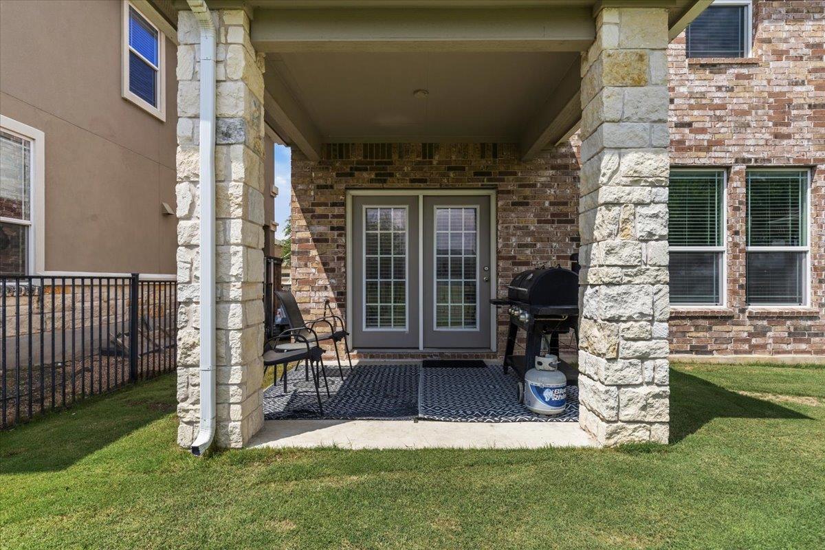 154 Danish Drive Dr, Hutto, TX 78634