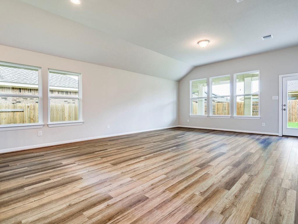 270 Rimrock Ct, Bastrop, TX 78602