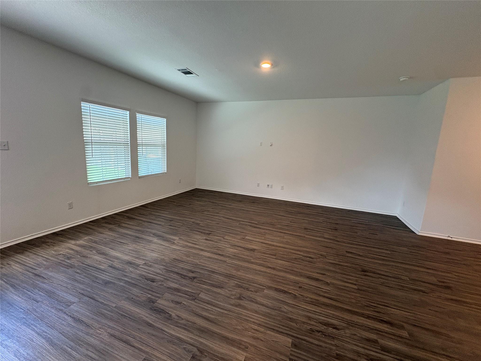 566 Gabbro Gdns, Maxwell, TX 78656