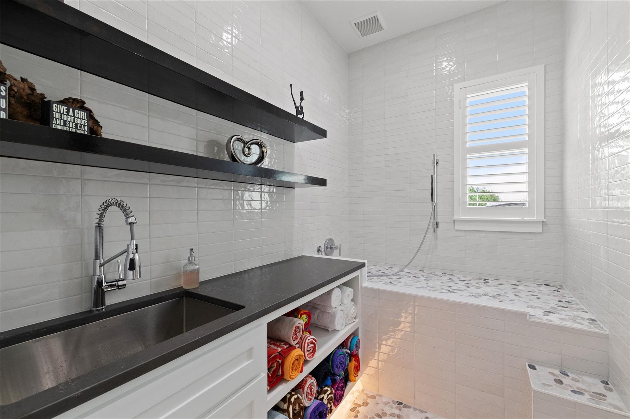 2900 Bay West Blvd, Horseshoe Bay, TX 78657