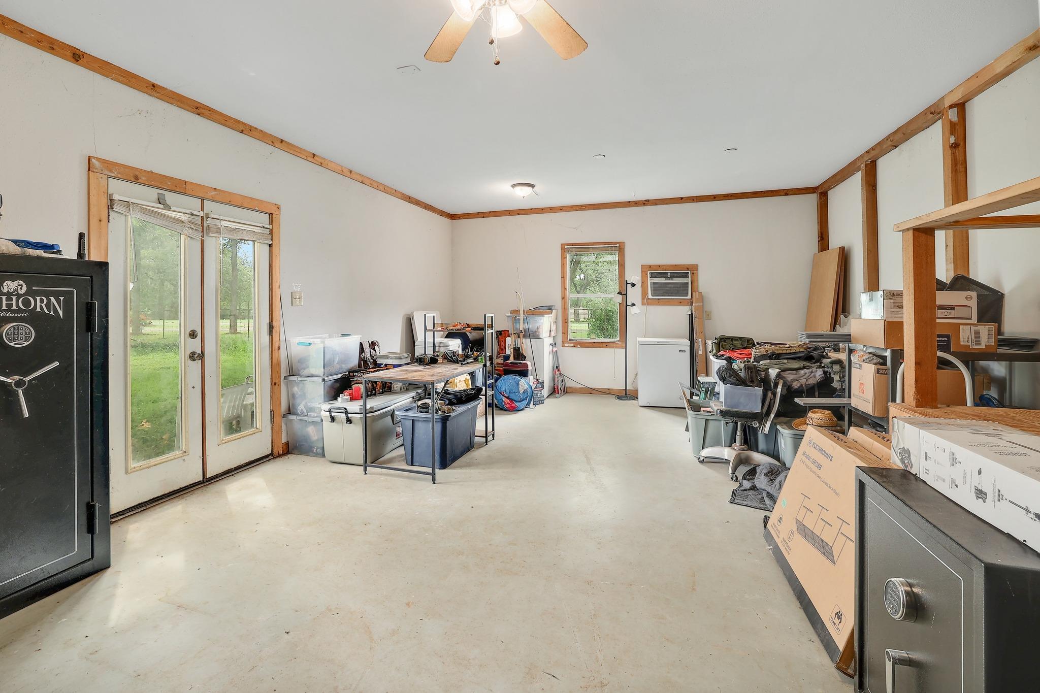 288 The Forest Rd, Dale, TX 78616