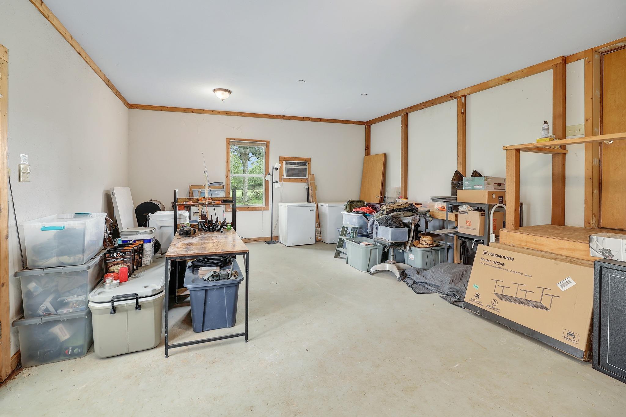 288 The Forest Rd, Dale, TX 78616