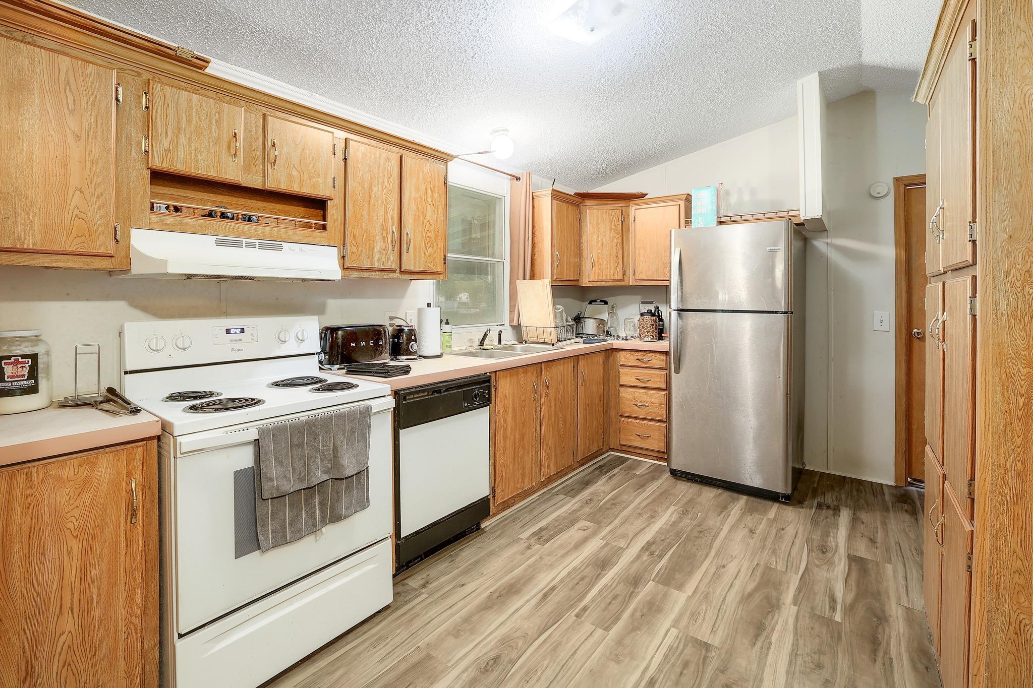 288 The Forest Rd, Dale, TX 78616