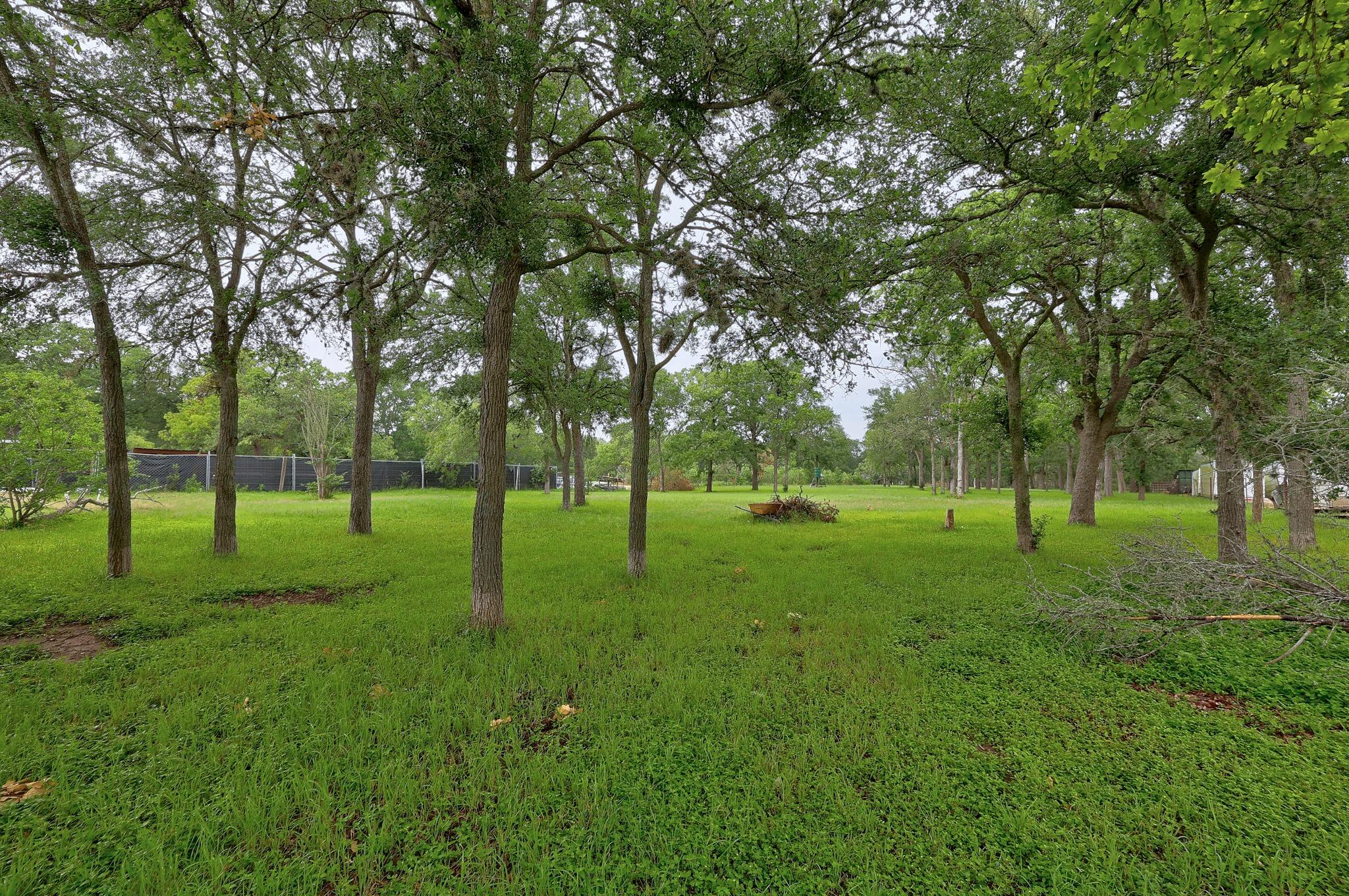 288 The Forest Rd, Dale, TX 78616