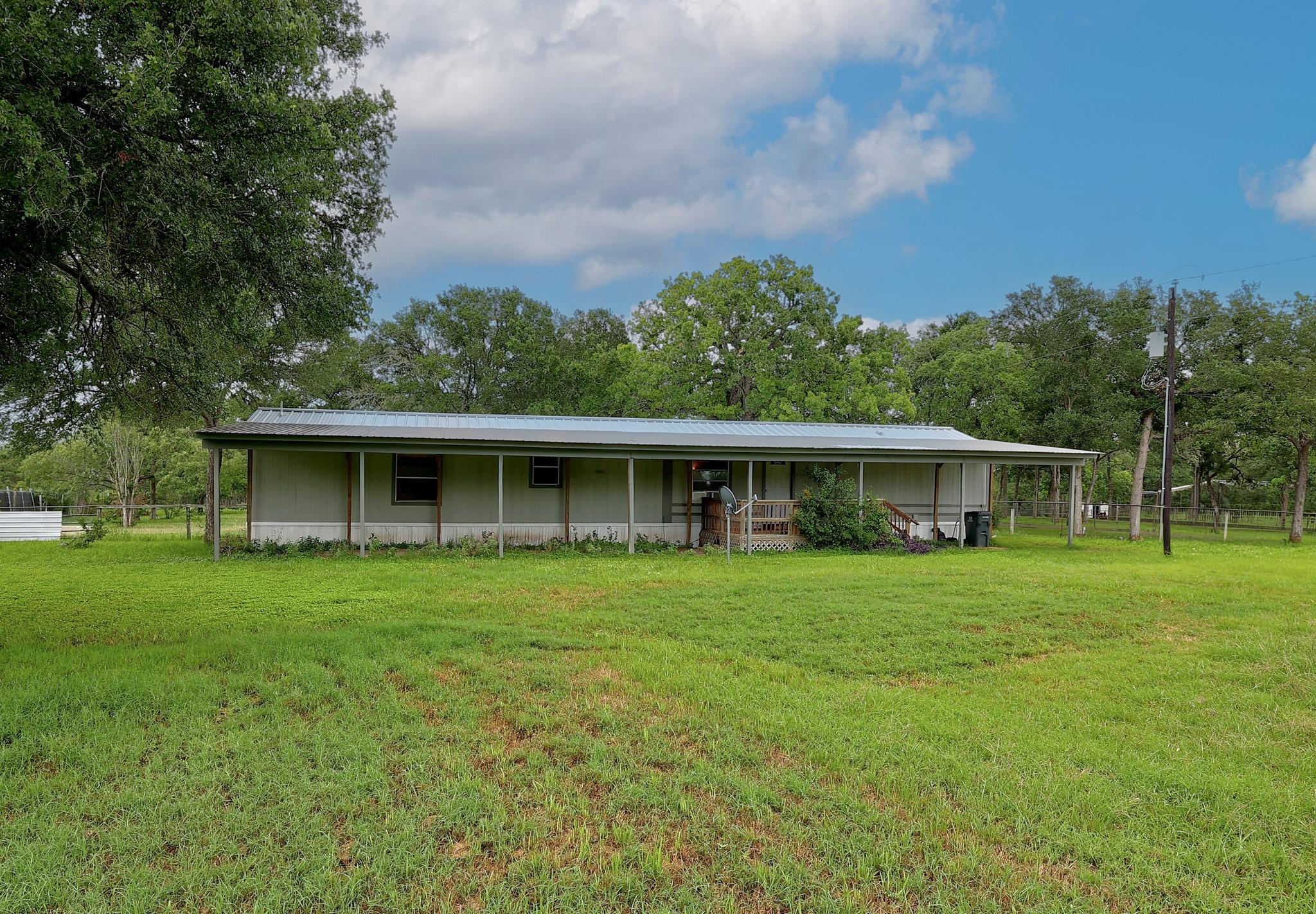 288 The Forest Rd, Dale, TX 78616