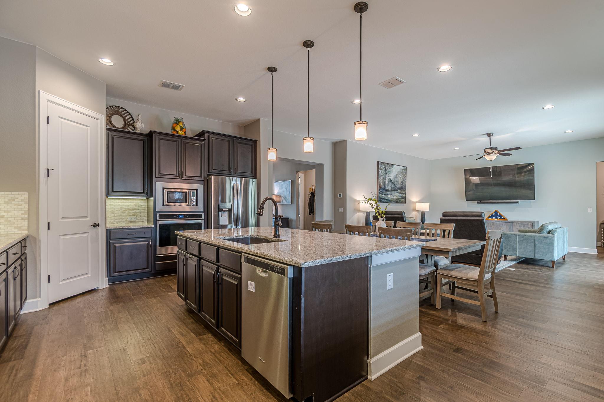 112 Laughing Pear Dr, San Marcos, TX 78666
