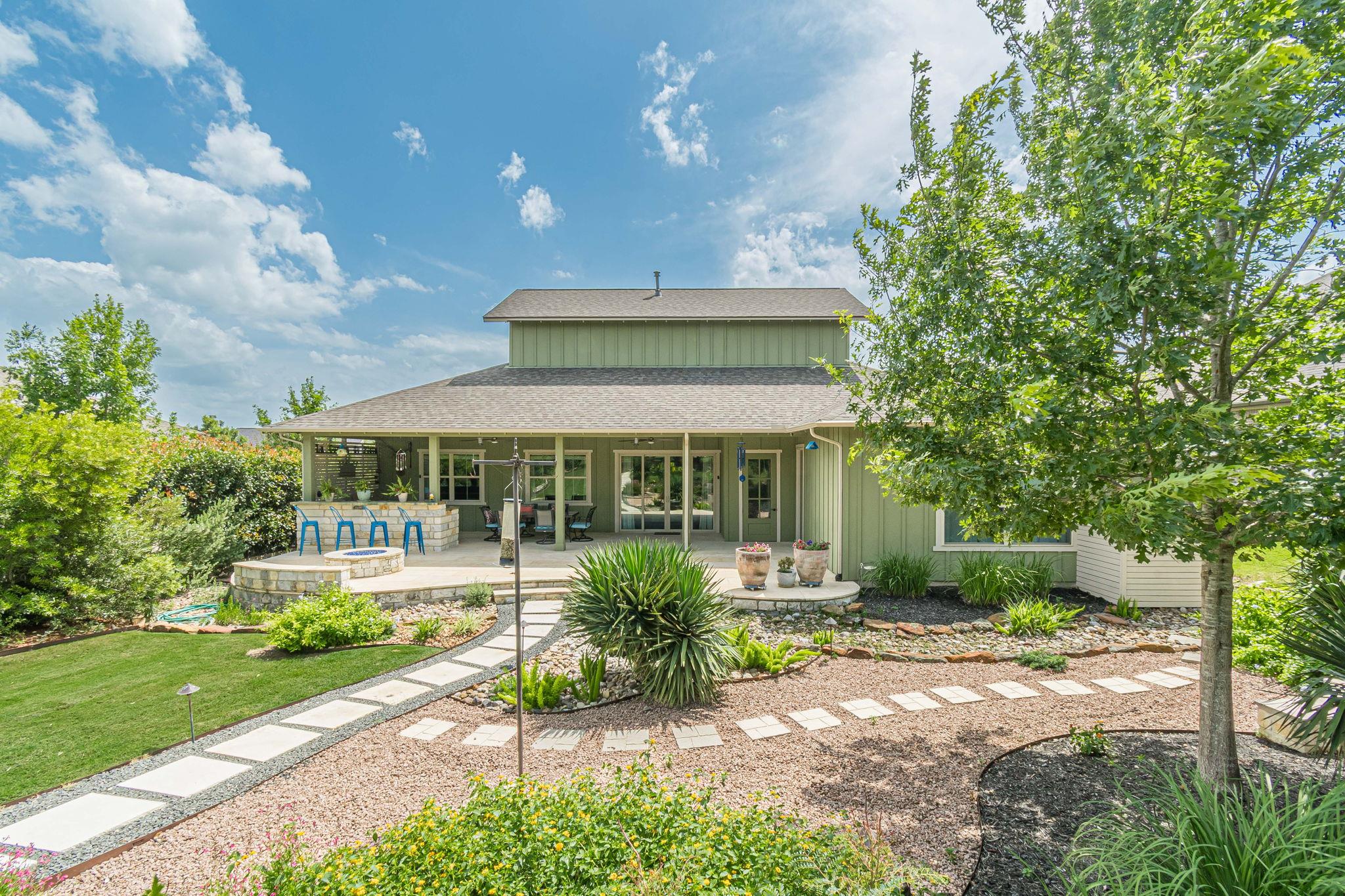 112 Laughing Pear Dr, San Marcos, TX 78666