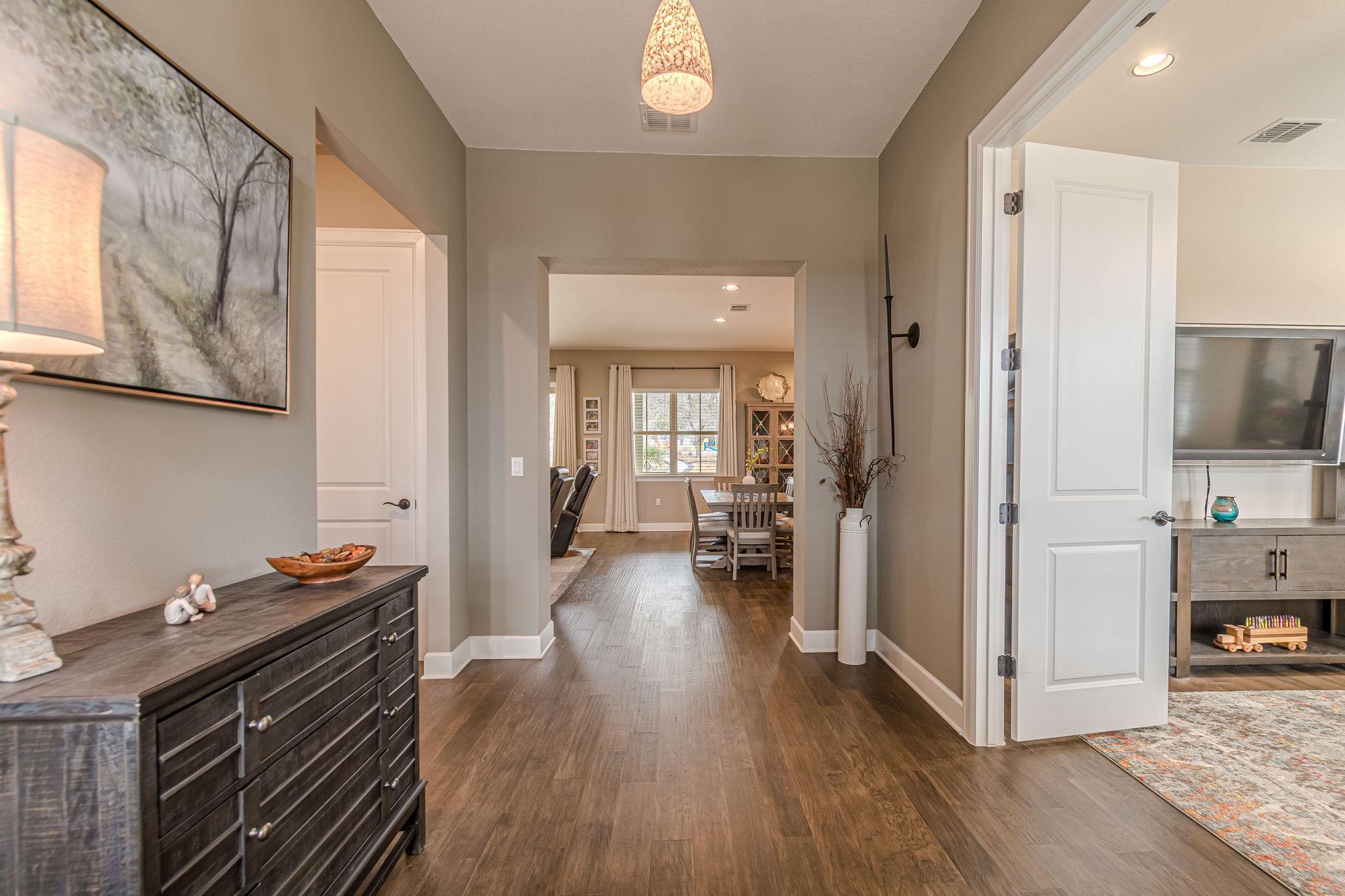 112 Laughing Pear Dr, San Marcos, TX 78666