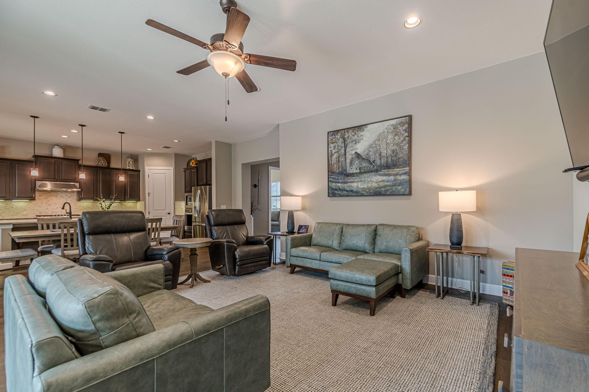 112 Laughing Pear Dr, San Marcos, TX 78666