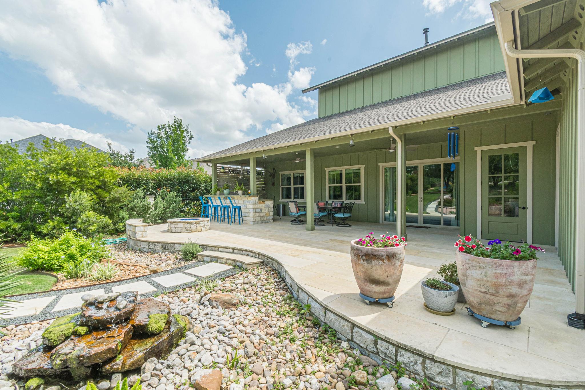 112 Laughing Pear Dr, San Marcos, TX 78666