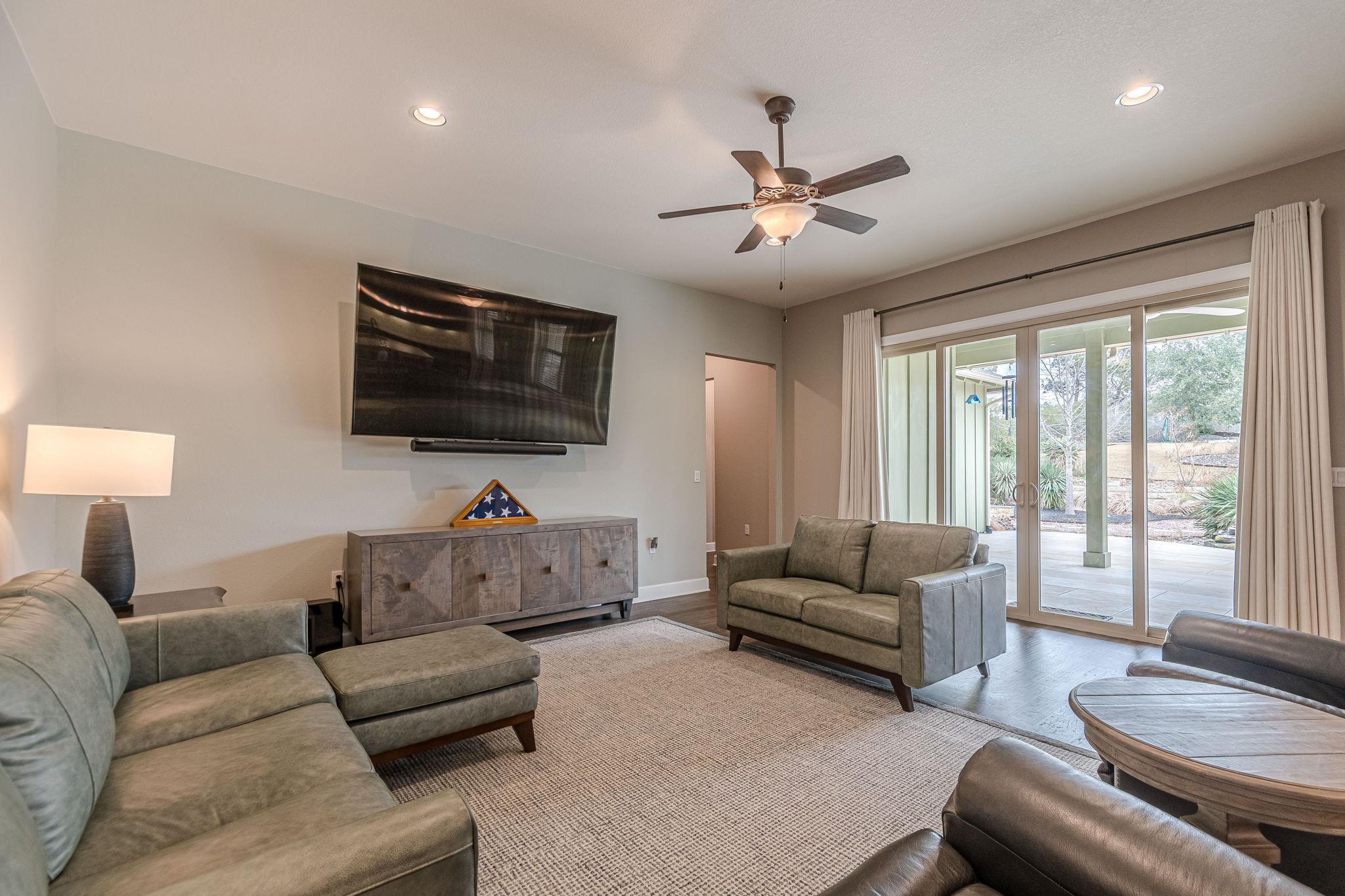 112 Laughing Pear Dr, San Marcos, TX 78666