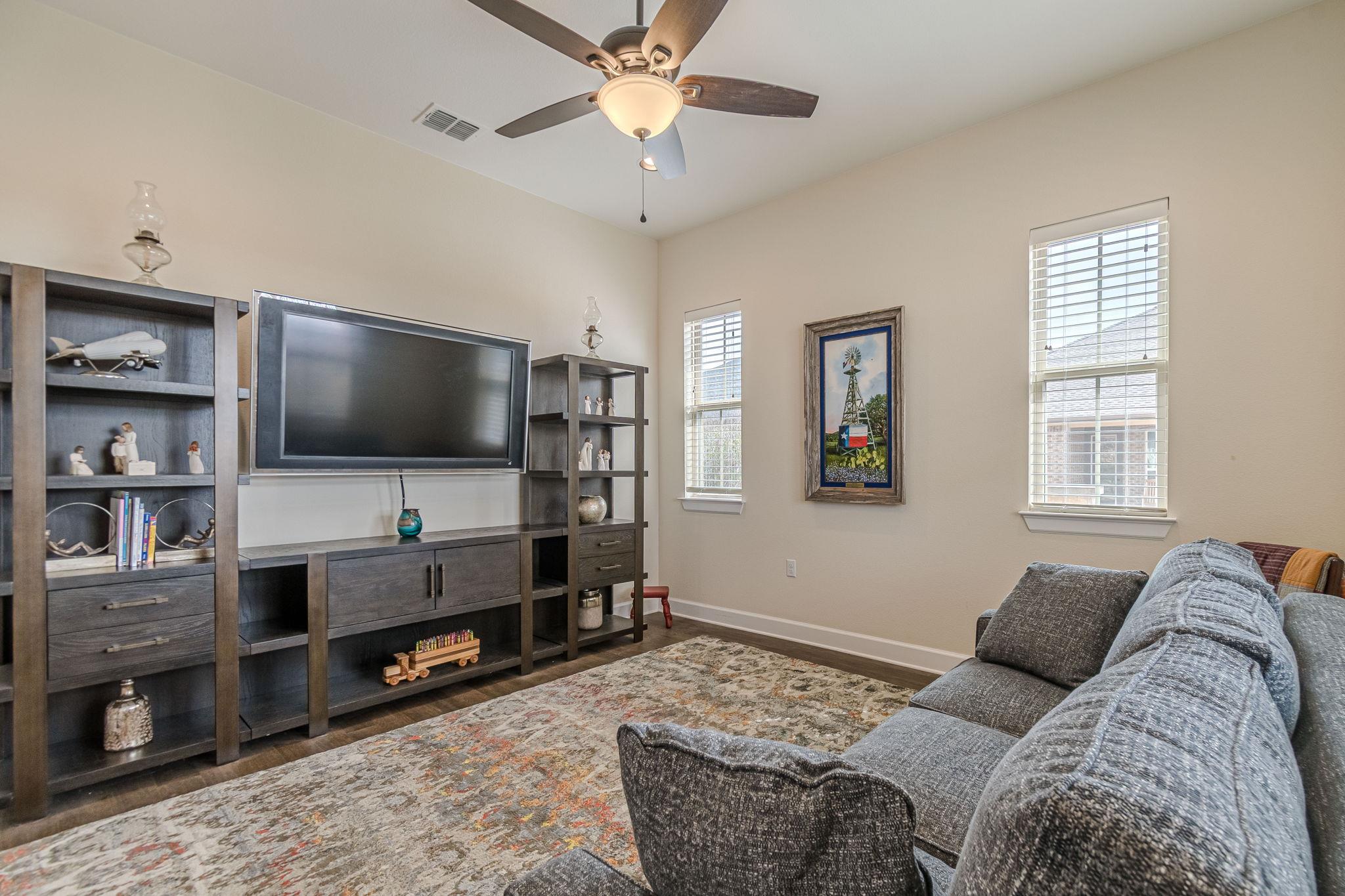 112 Laughing Pear Dr, San Marcos, TX 78666