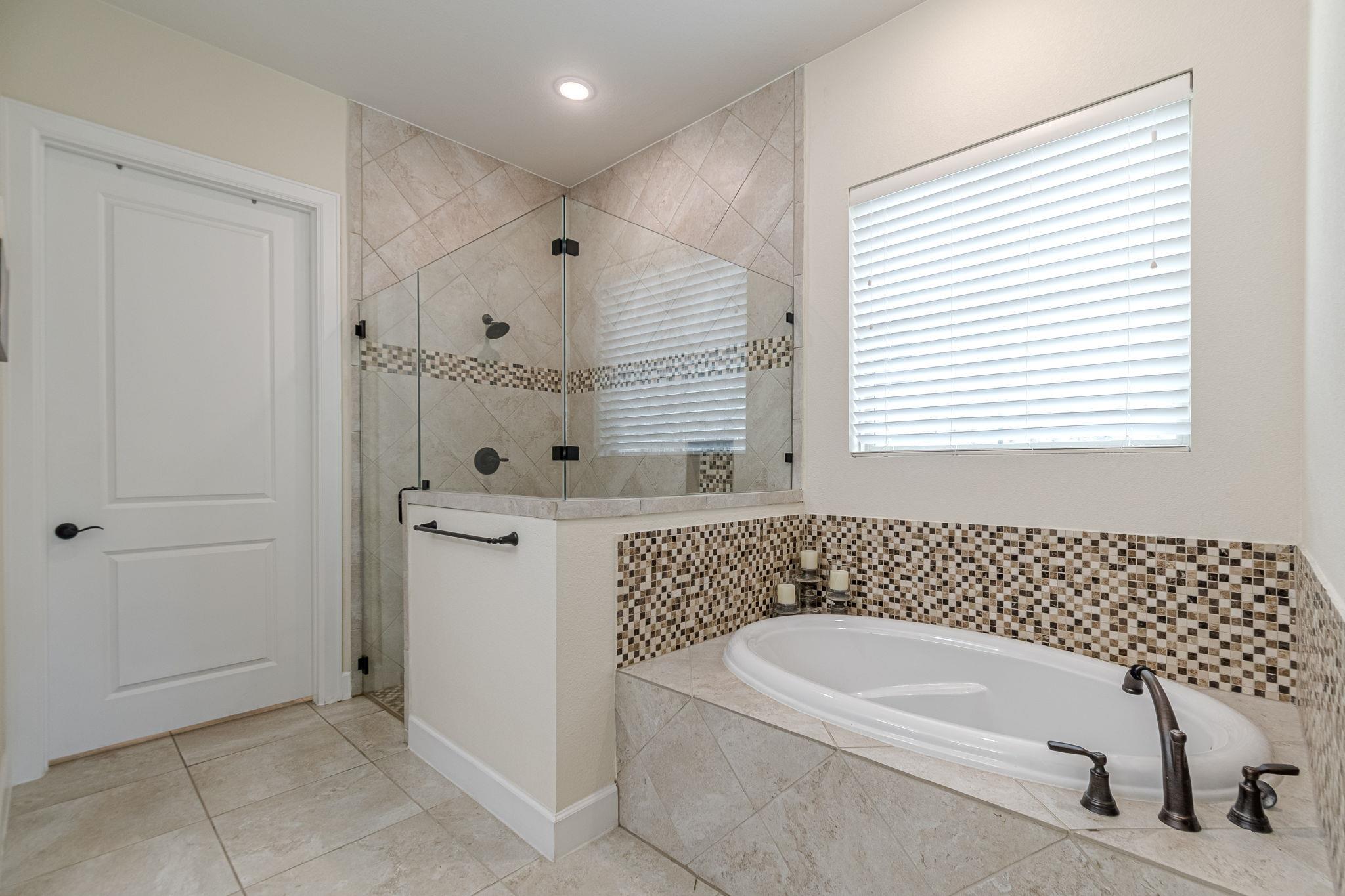 112 Laughing Pear Dr, San Marcos, TX 78666